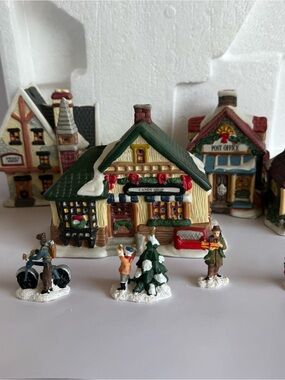 Christmas  village w/people Giftco, Victorian Ceramic, Votive set Xmas Navidad